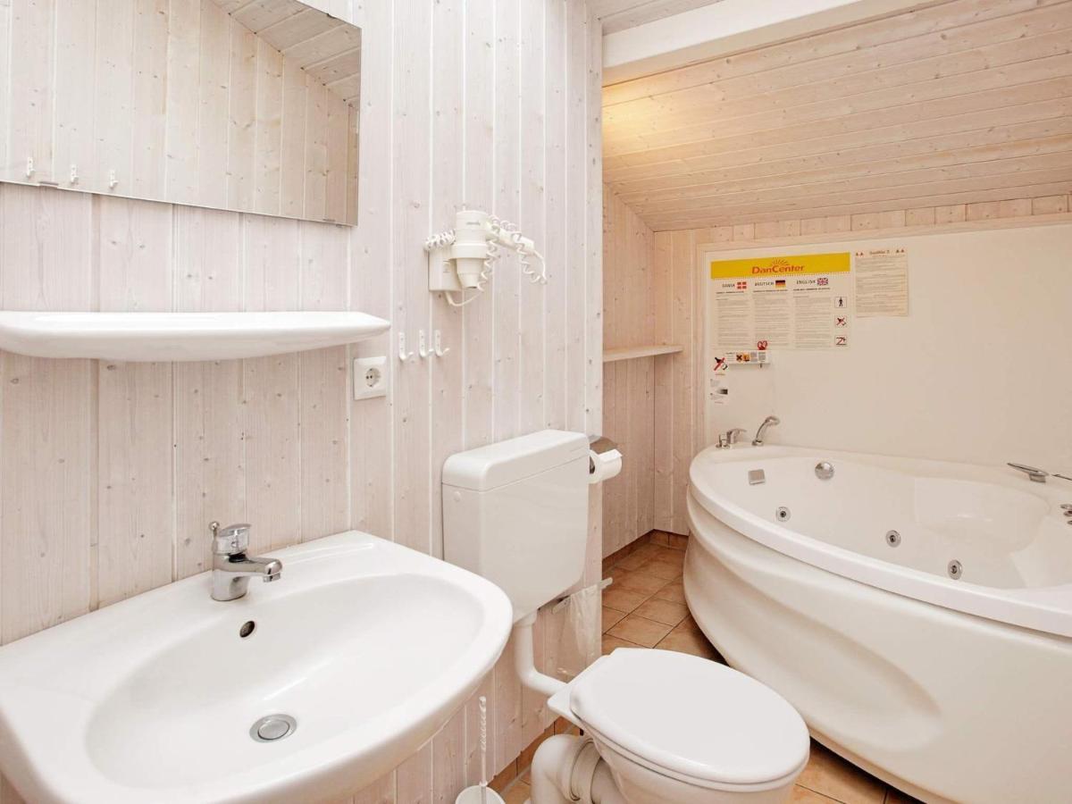 Three-Bedroom Holiday Home In Groemitz 11 Экстерьер фото